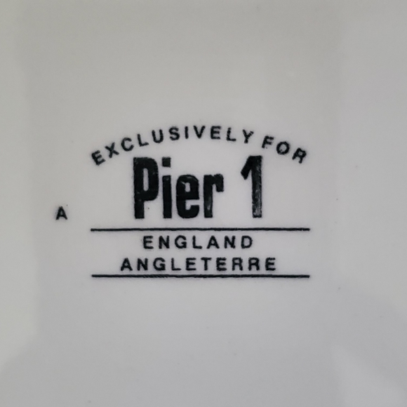 (4) "Macintosh" Pier 1 10 1/4" Dinner Plates by England🇬🇧 Angleterre (retired) - Picture 4 of 7